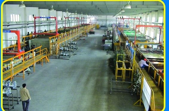 Garis produksi galvanisasi yang sangat efisien dengan konsumsi yang dikendalikan oleh PLC